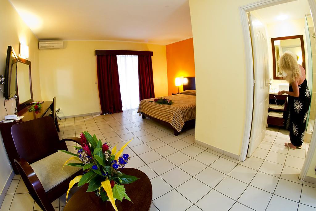 Koniambo Hotel Koné Camera foto